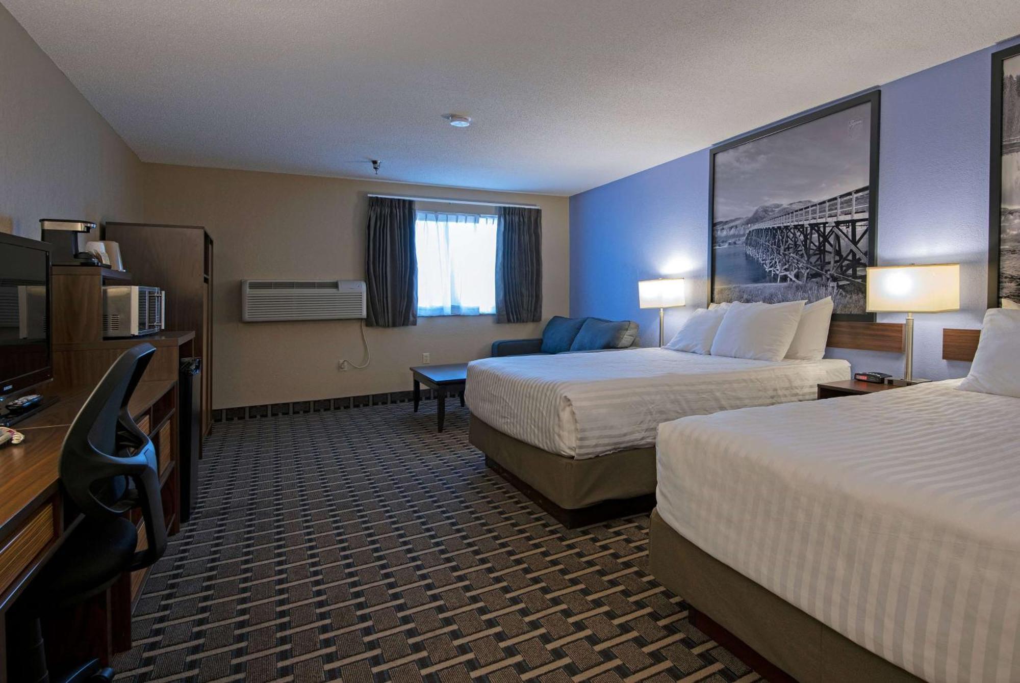 Готель Super 8 By Wyndham Kamloops On The Hill Екстер'єр фото